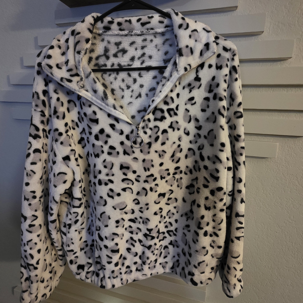 SHEIN Black and White Animal Print Fleece Jacket